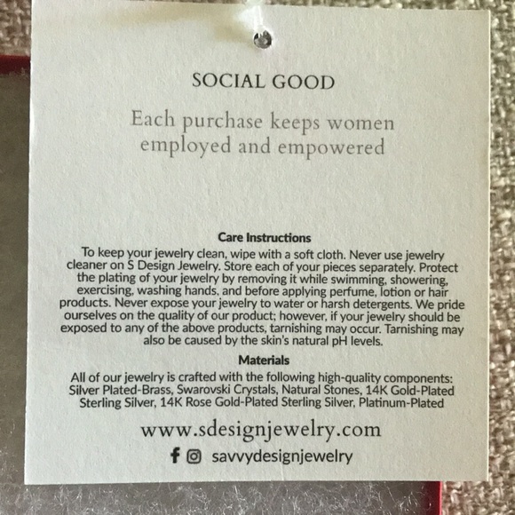 Savvy Design Silver-Plated Forever Family Bracelet - Picture 3 of 3